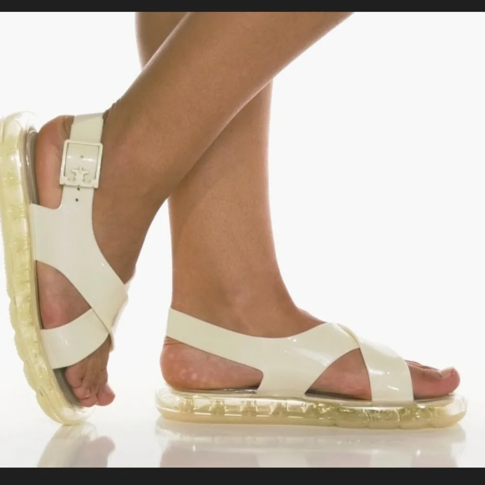 Tory Burch Crisscross Strap Jelly Sandal in New Ivory Size 11